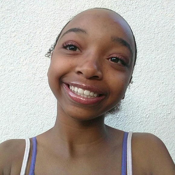 Meet your Posher, Kiana - Picture 4 of 6